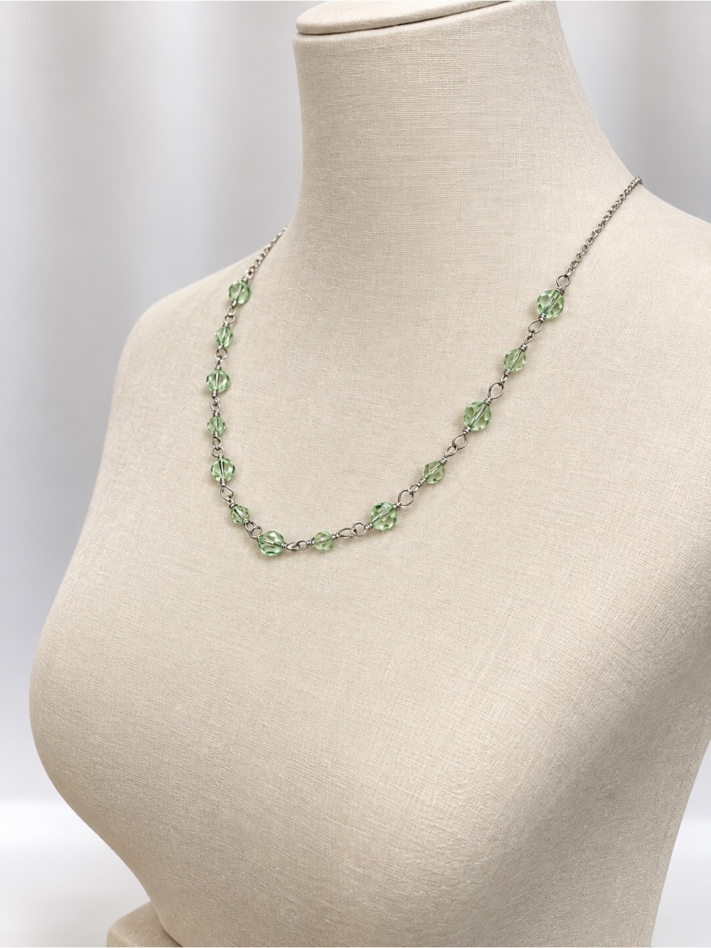 Swarovski Chrysolite Green Crystal Bead Silver Necklace - Picture 3 of 3
